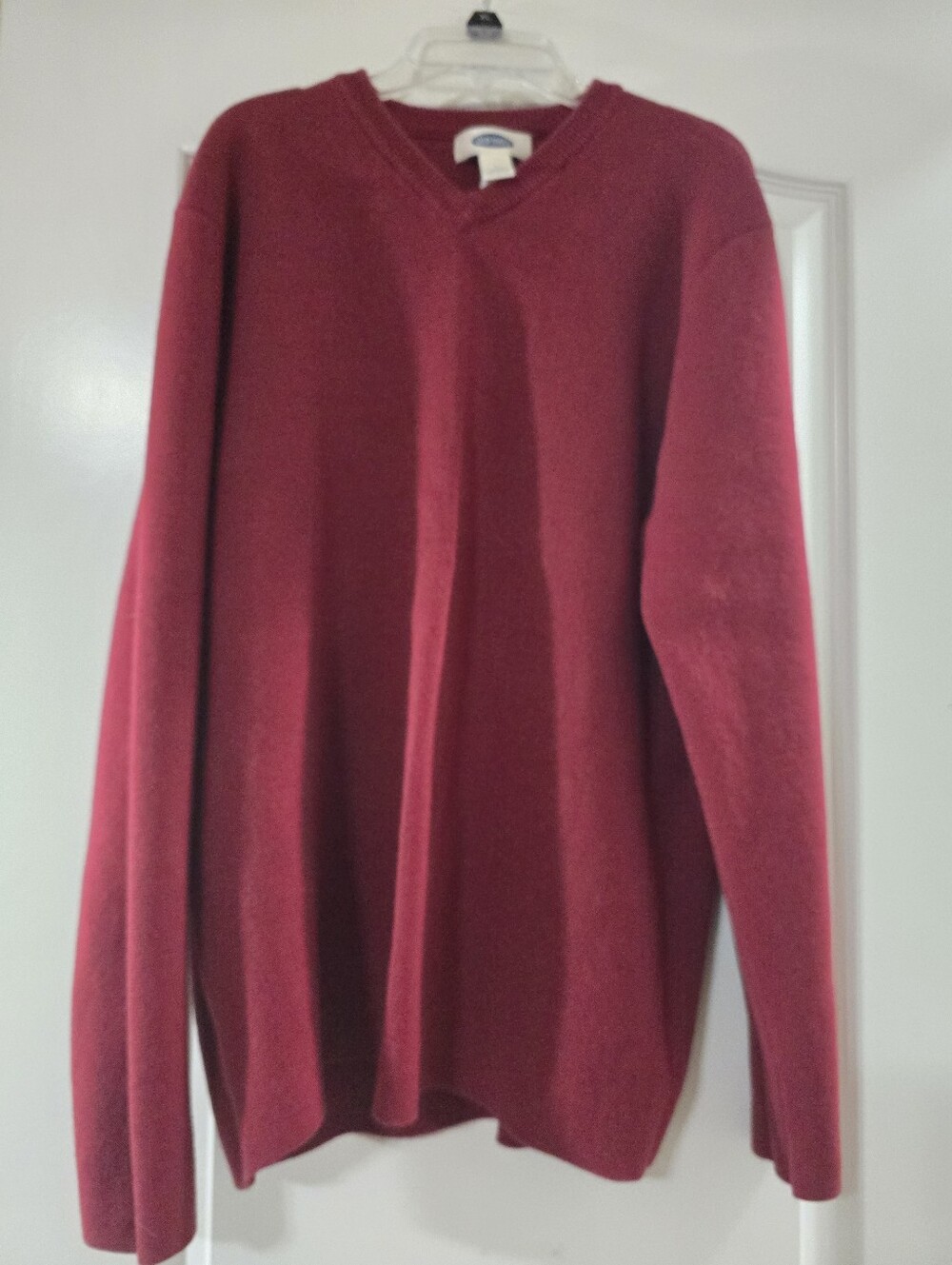 Old Navy Men's Burgundy V-Neck Sweater